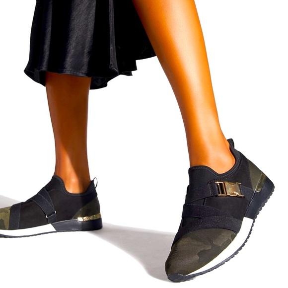 Sneakers - Picture 2 of 4